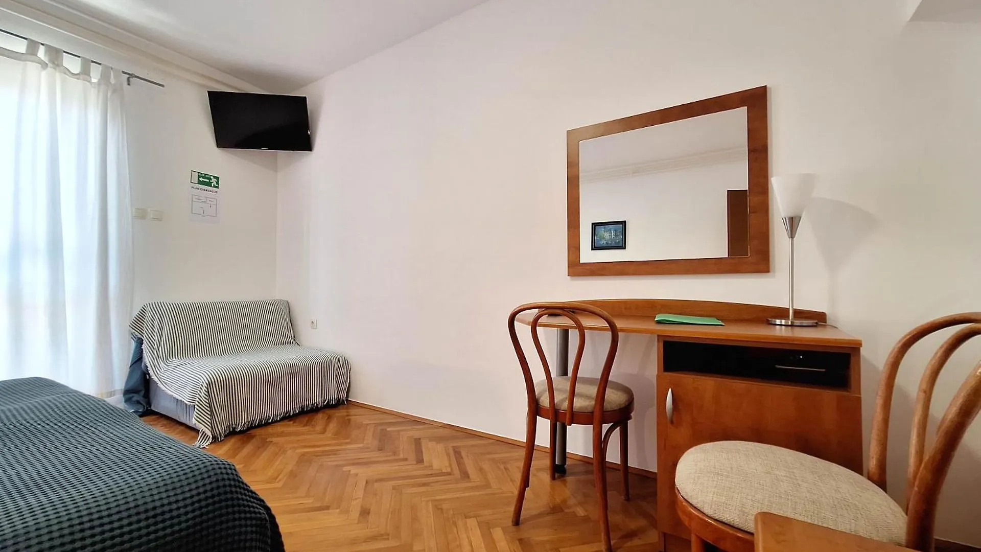 Apartment And Rooms Katunar Crikvenica 0*,  Croazia